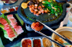 赤峰八芳烤肉牛肠店电话号码