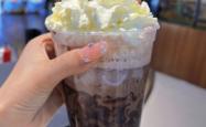 赤峰酒心巧克力店电话号码查询