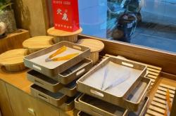 北鹿面包赤峰店电话号码