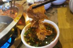 赤峰鲜鸭血火锅店电话号码