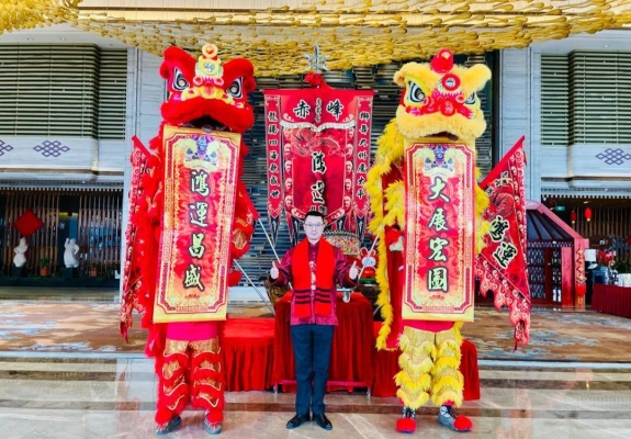 赤峰市狮子府老板电话地址是多少-第1张图片