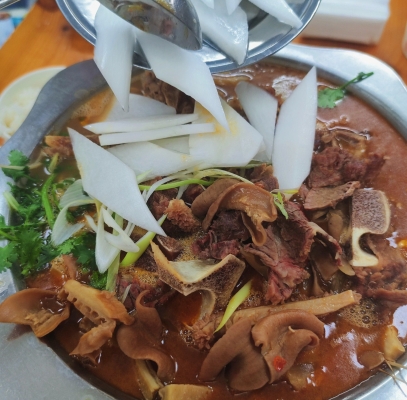 赤峰巷子里的牛骨头店电话号码-第1张图片