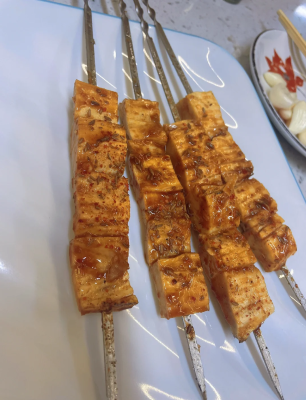 赤峰牛鞭烧烤店电话号码多少-第1张图片