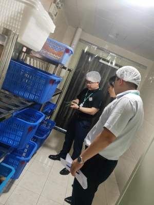 赤峰新四中食堂招聘电话号码-第1张图片