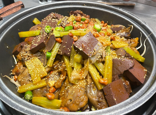 赤峰探店干锅鸭头店电话号码-第1张图片