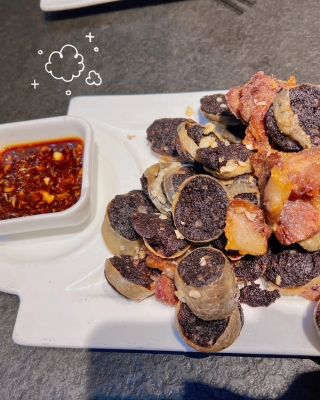 赤峰万汇美食广场地址电话号码-第1张图片