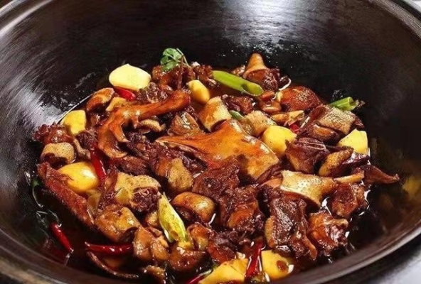 赤峰有收大鹅的电话吗多少钱-第1张图片