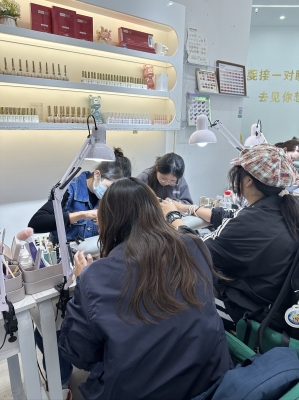 赤峰连锁美甲美睫店电话号码-第1张图片