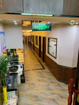 赤峰湖中饭店订餐电话号码查询-第1张图片