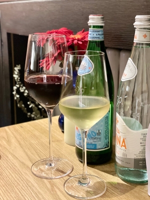 赤峰蒙迪酒吧地址查询电话号码-第1张图片