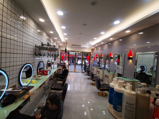 赤峰市亚洲美业招聘电话号码-第1张图片
