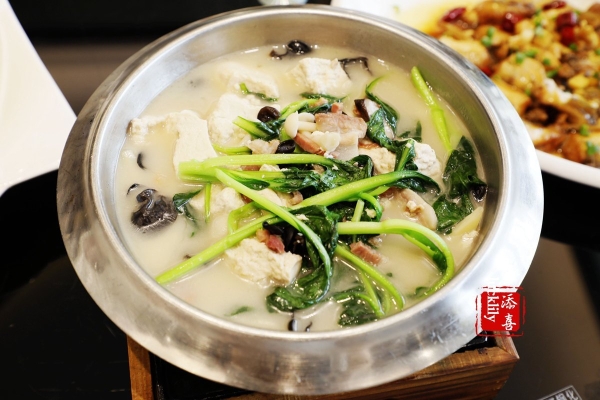 赤峰过寿饭店地址电话号码查询-第1张图片