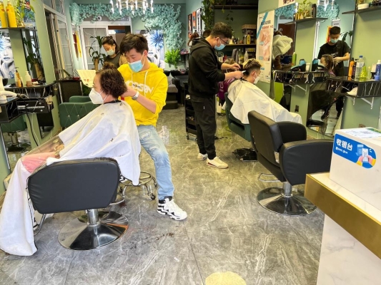 赤峰戴森的理发店电话号码-第1张图片